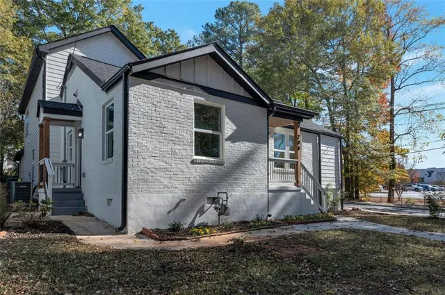 $814,900 | 208 Watson Circle Southeast, Atlanta, GA 30317