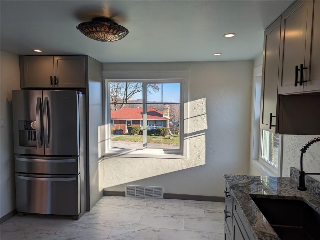 4236 Greenridge Road Pittsburgh, PA 15234 - Photo 13 of 33 Gallery Image 13