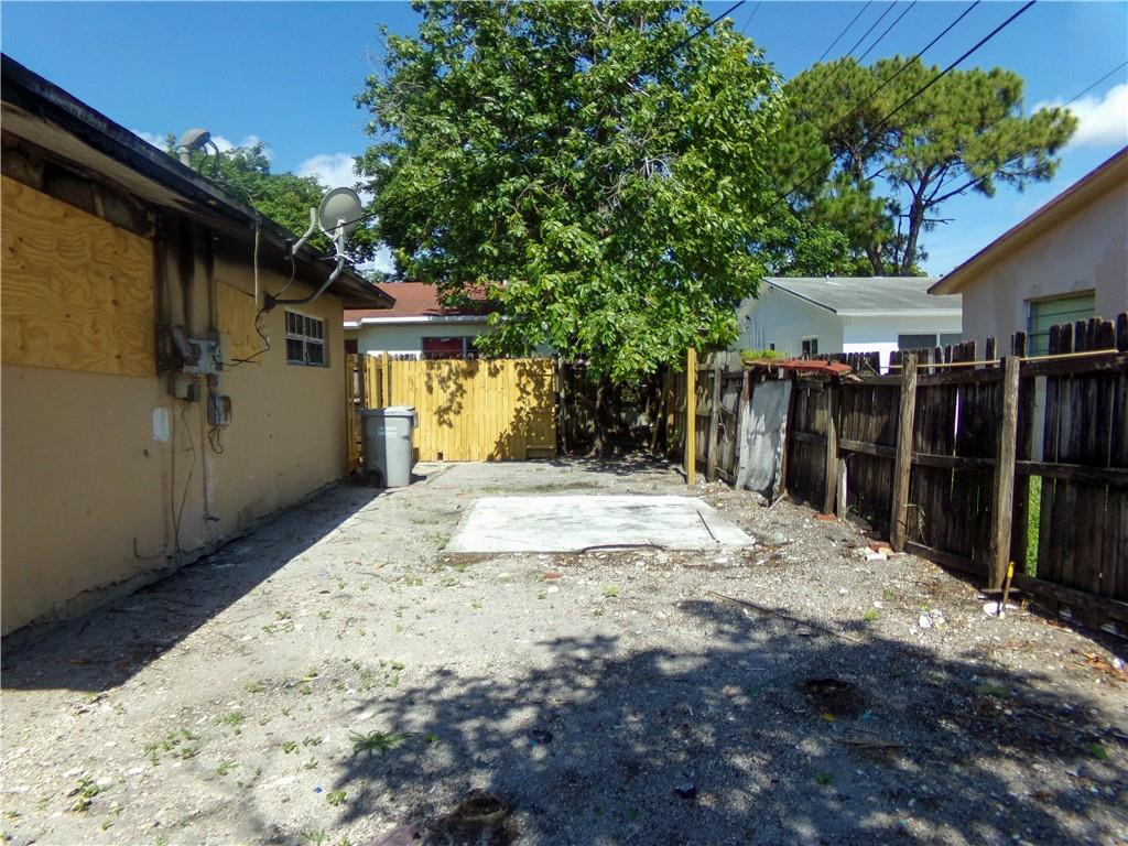 831-833 Southwest 7th Street Pompano Beach, FL 33060 - Photo 18 of 27 Photo 18