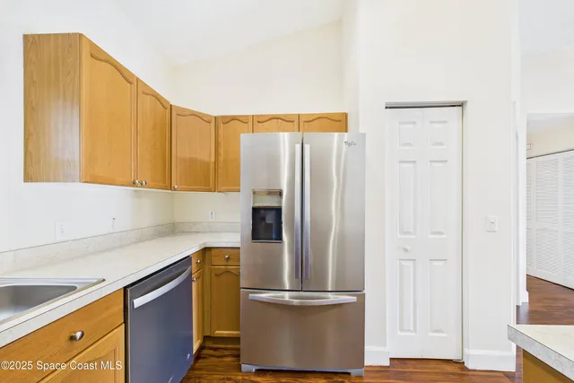 a view of a room with shelf