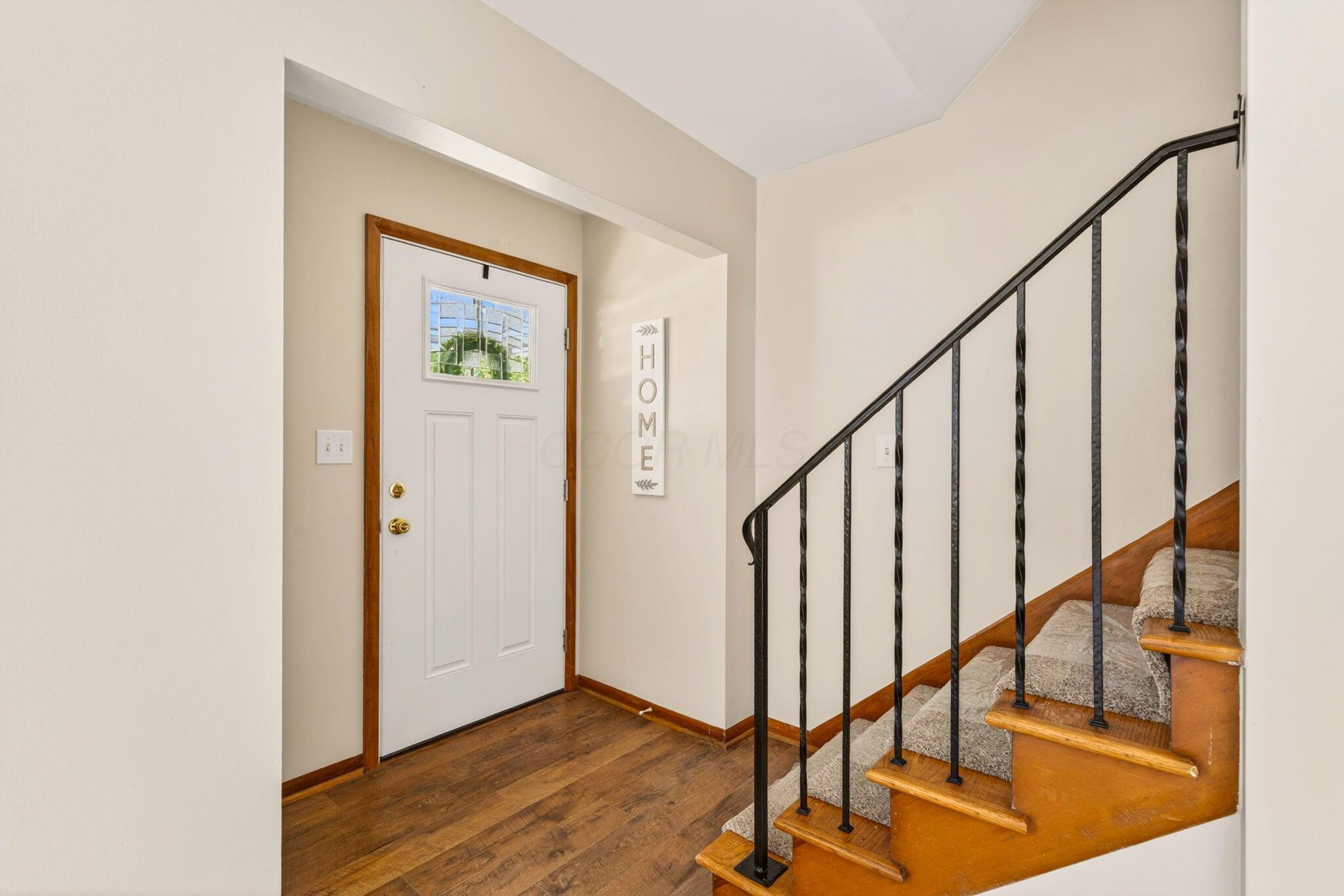 220 South Ashburton Road Columbus, OH 43213 - Photo 7 of 43