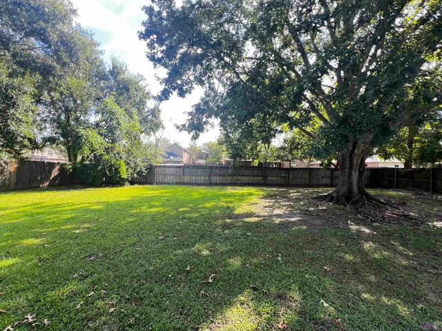 $2,495 | 6011 Riverbrook Drive, Baton Rouge, LA 70820