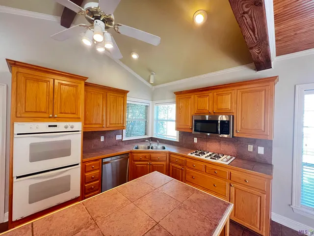 $2,495 | 6011 Riverbrook Drive, Baton Rouge, LA 70820