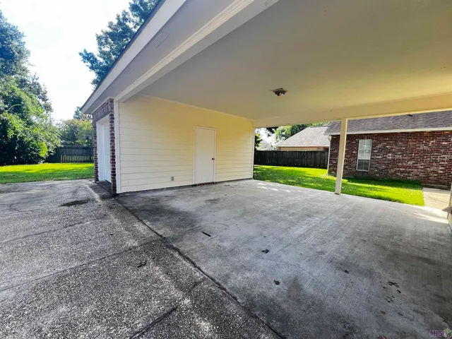 $2,495 | 6011 Riverbrook Drive, Baton Rouge, LA 70820