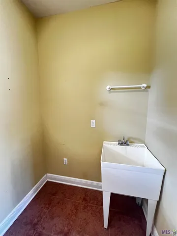 $2,495 | 6011 Riverbrook Drive, Baton Rouge, LA 70820