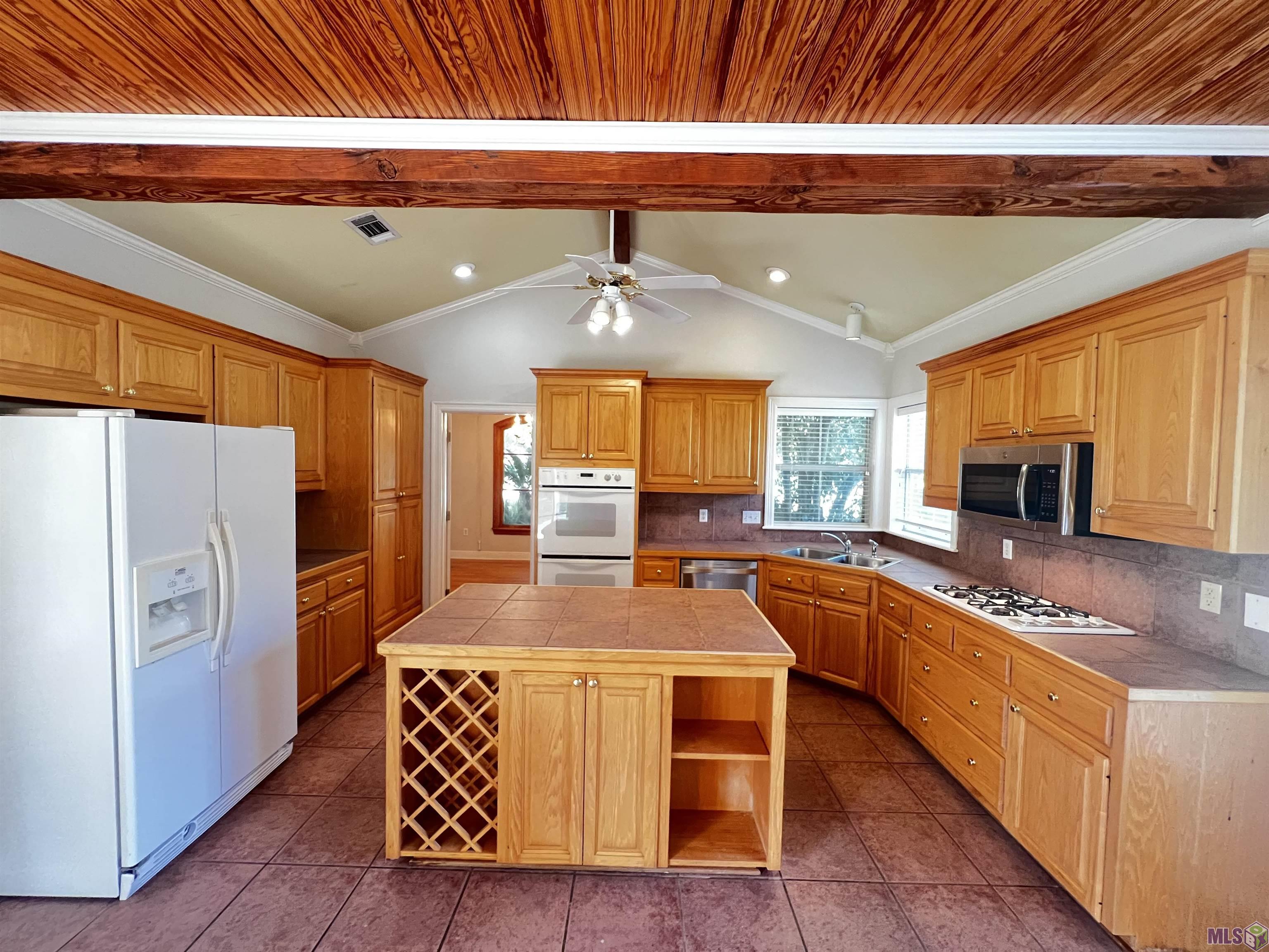 6011 Riverbrook Drive Baton Rouge, LA 70820 - Photo 3 of 32