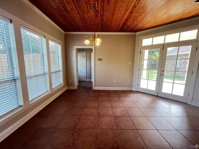 $2,495 | 6011 Riverbrook Drive, Baton Rouge, LA 70820