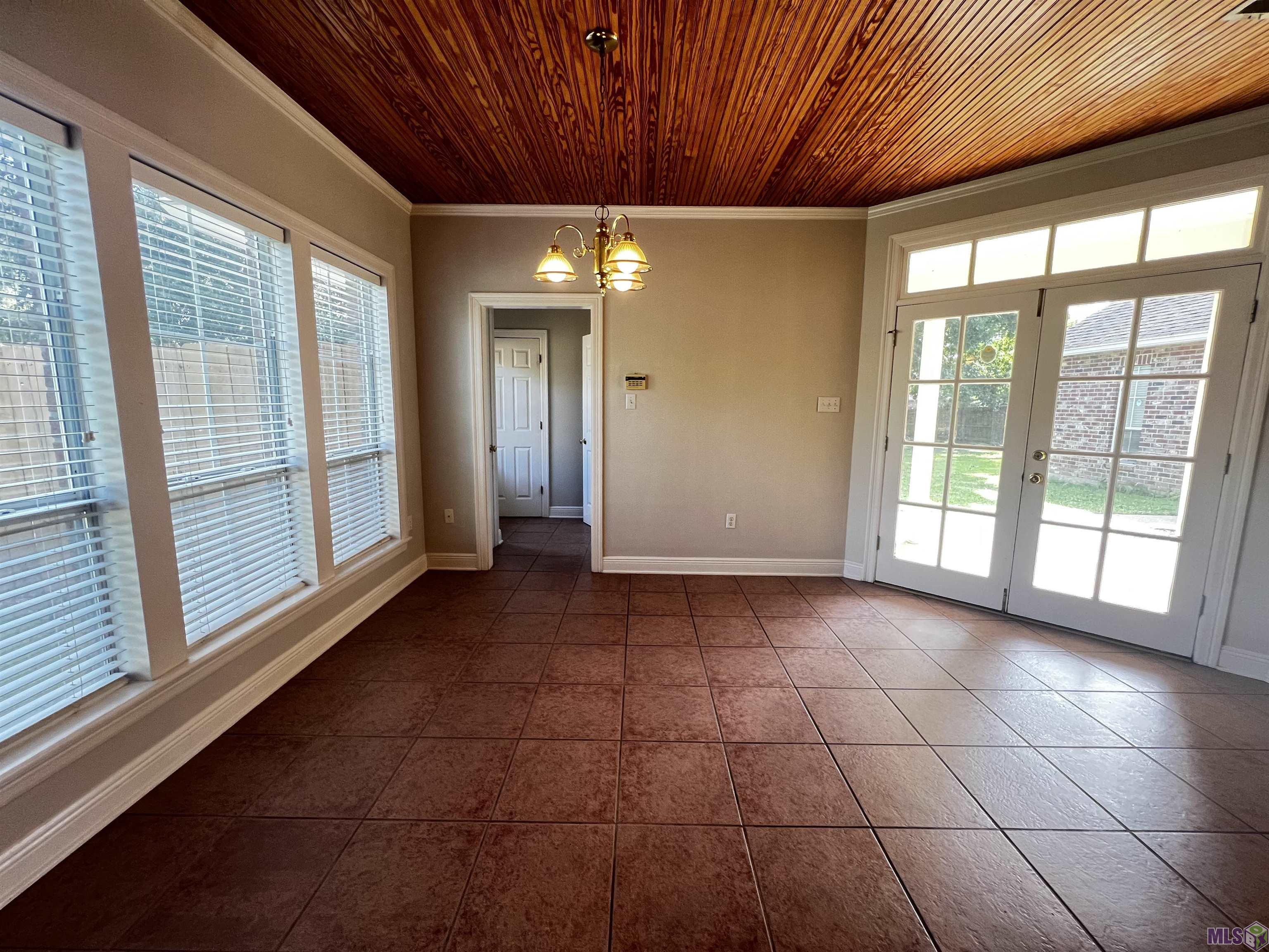 6011 Riverbrook Drive Baton Rouge, LA 70820 - Photo 6 of 32