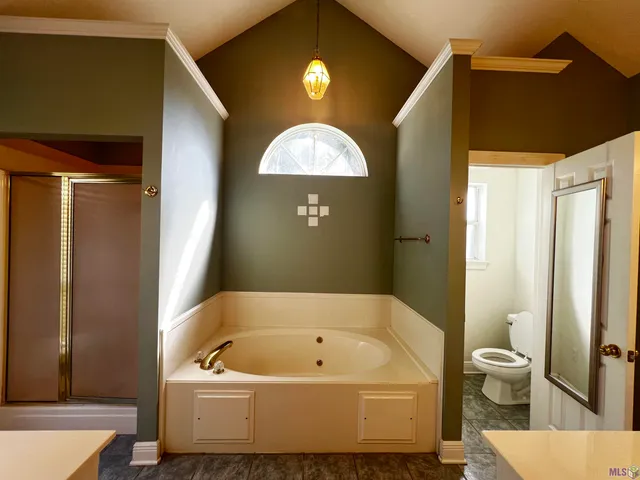 $2,495 | 6011 Riverbrook Drive, Baton Rouge, LA 70820