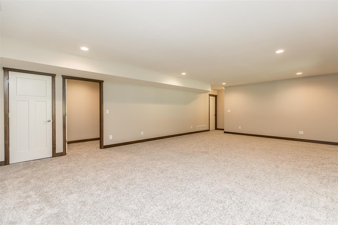 1503 3rd Street Southwest Mount Vernon, IA 52314 - Photo 23 of 32 Gallery Image 23