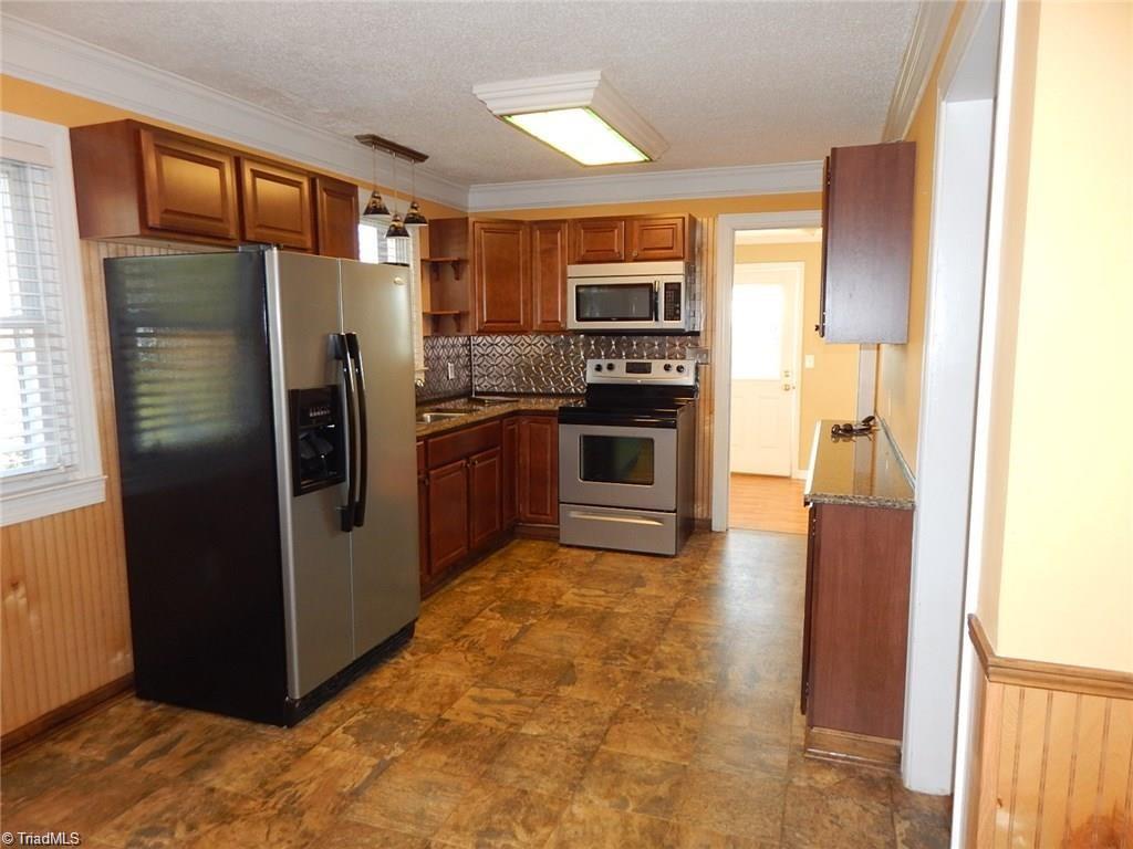 1840 Poplar Springs Road Elkin, NC 28621 - Photo 9 of 19 Gallery Image 9