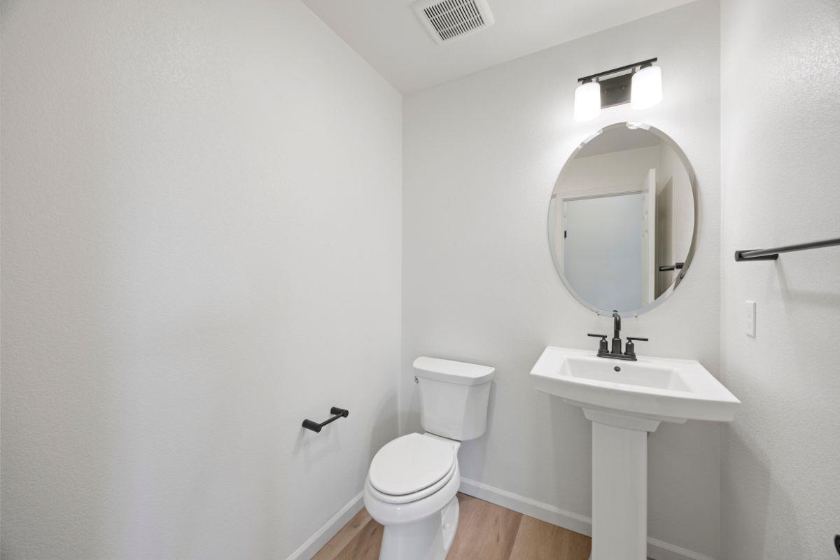 3767 Castro Valley Boulevard Castro Valley, CA 94546 - Photo 19 of 32