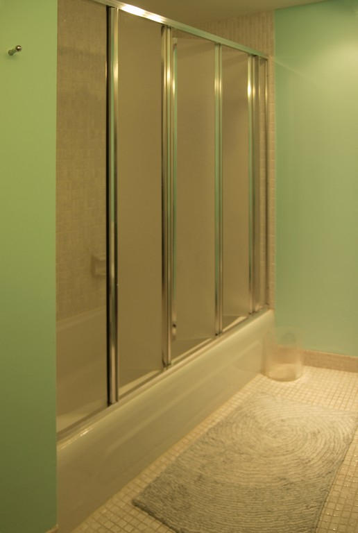 1111 South Ocean Boulevard, Unit 123 Boca Raton, FL 33432 - Photo 18 of 32 Guest Tub