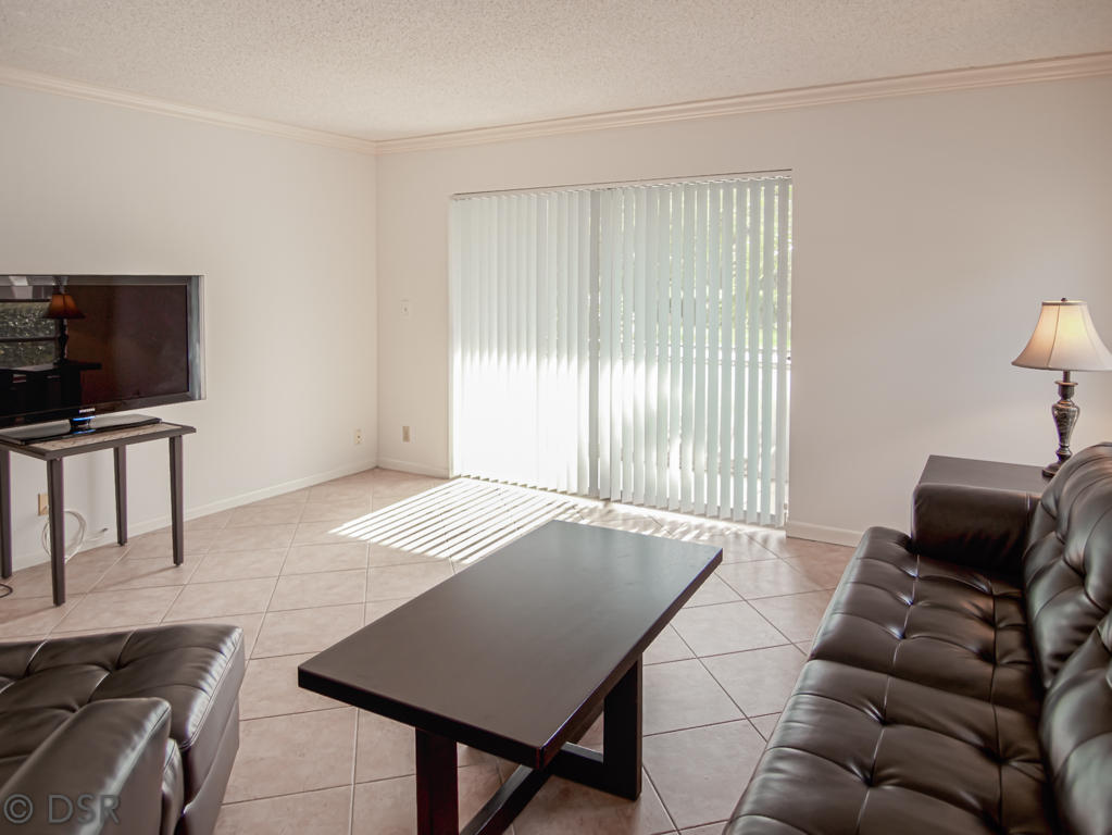 1111 South Ocean Boulevard, Unit 123 Boca Raton, FL 33432 - Photo 4 of 32 Living Room