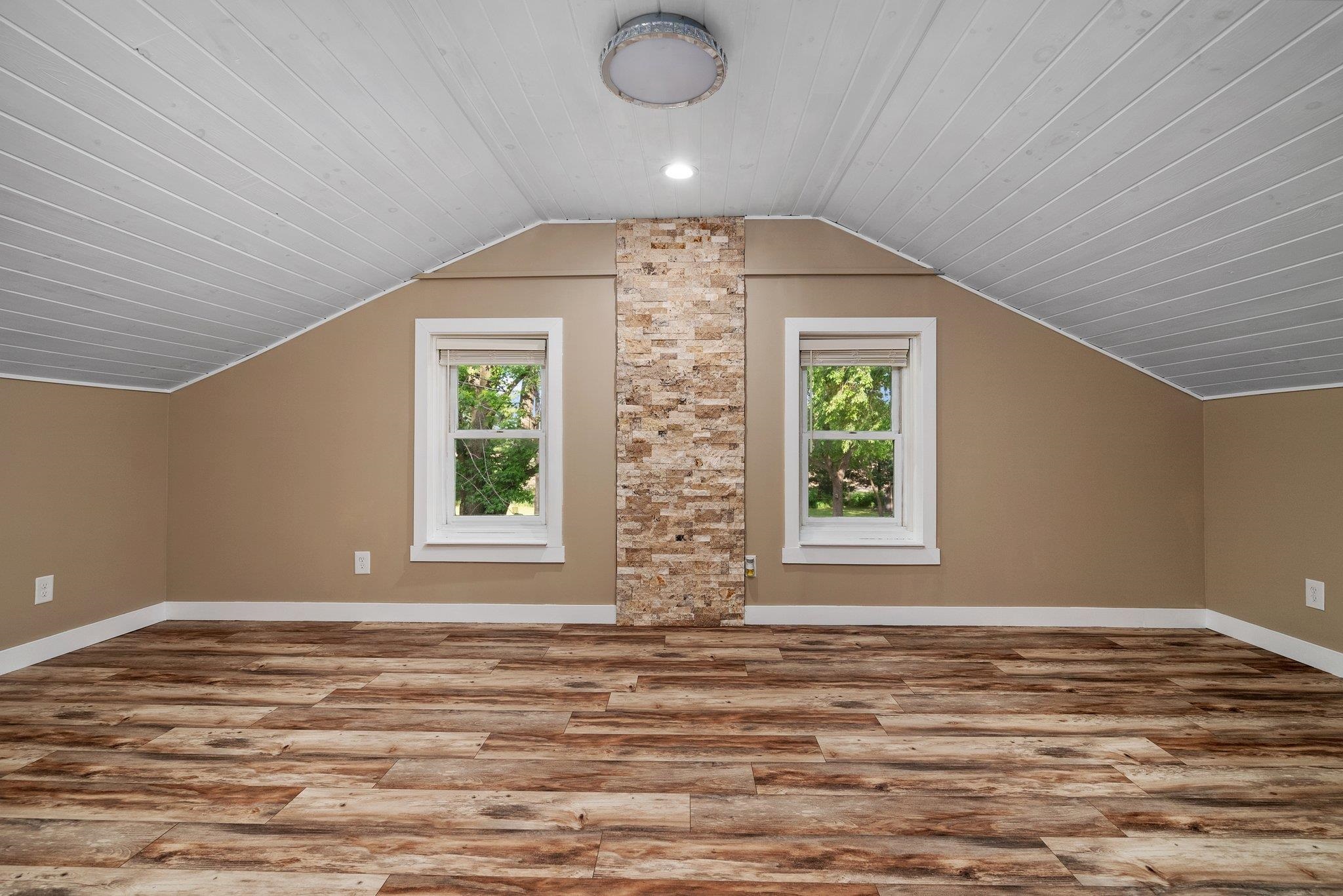 14657 Prairie Road Rockton, IL 61072 - Photo 35 of 55 an empty room with windows