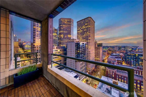$1,375,000 | 1107 1st Avenue, Unit 2002, Seattle, WA 98101