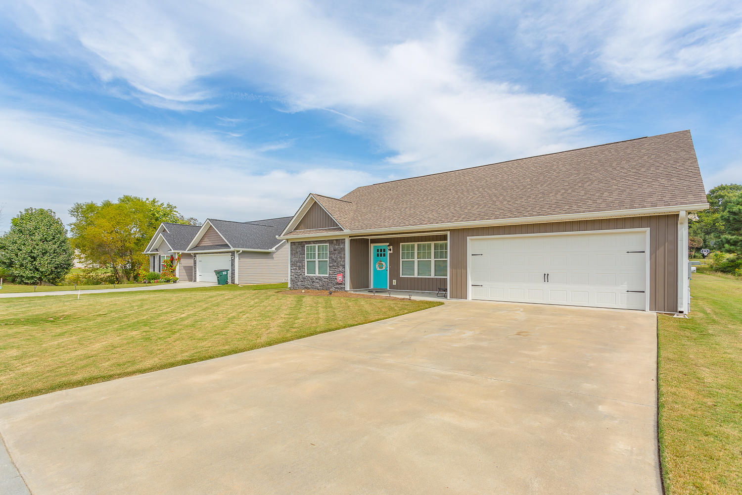 196 Village Way Southwest Calhoun, GA 30701 - Photo 3 of 20 196 Village Way HD -1