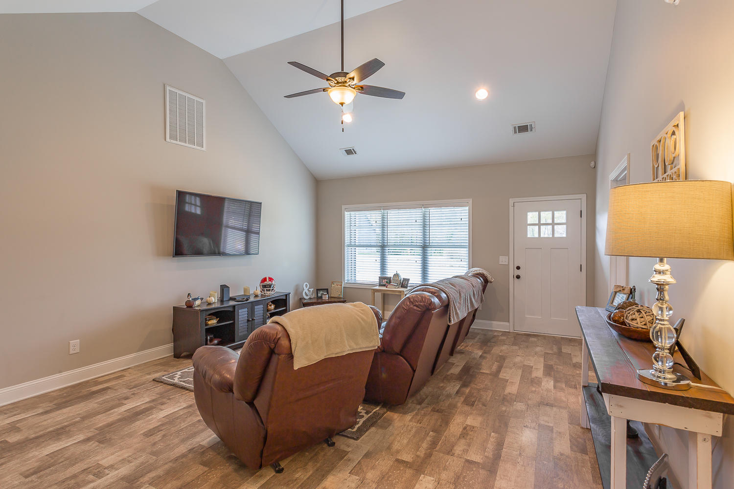 196 Village Way Southwest Calhoun, GA 30701 - Photo 4 of 20 196 Village Way HD -10