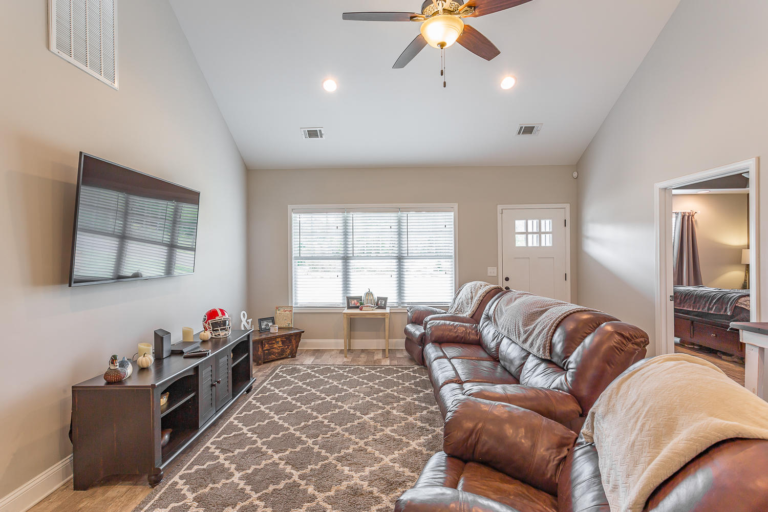196 Village Way Southwest Calhoun, GA 30701 - Photo 5 of 20 196 Village Way HD -33
