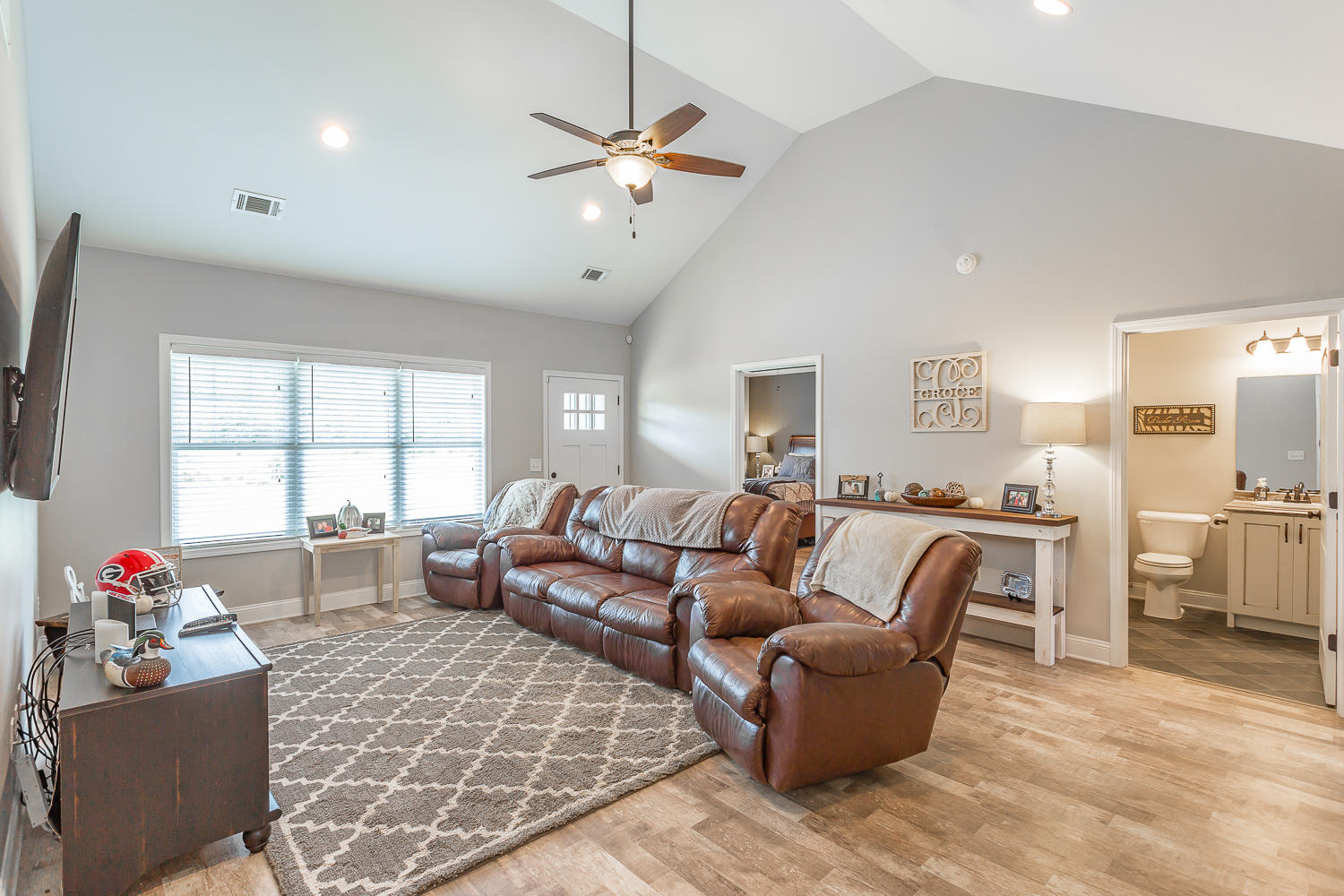 196 Village Way Southwest Calhoun, GA 30701 - Photo 6 of 20 196 Village Way HD -11