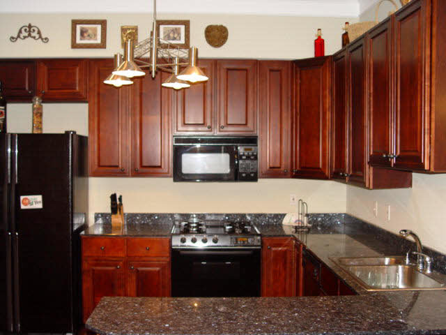 17 Fairhope Court Fairhope, AL 36532 - Photo 6 of 19 Kitchen
