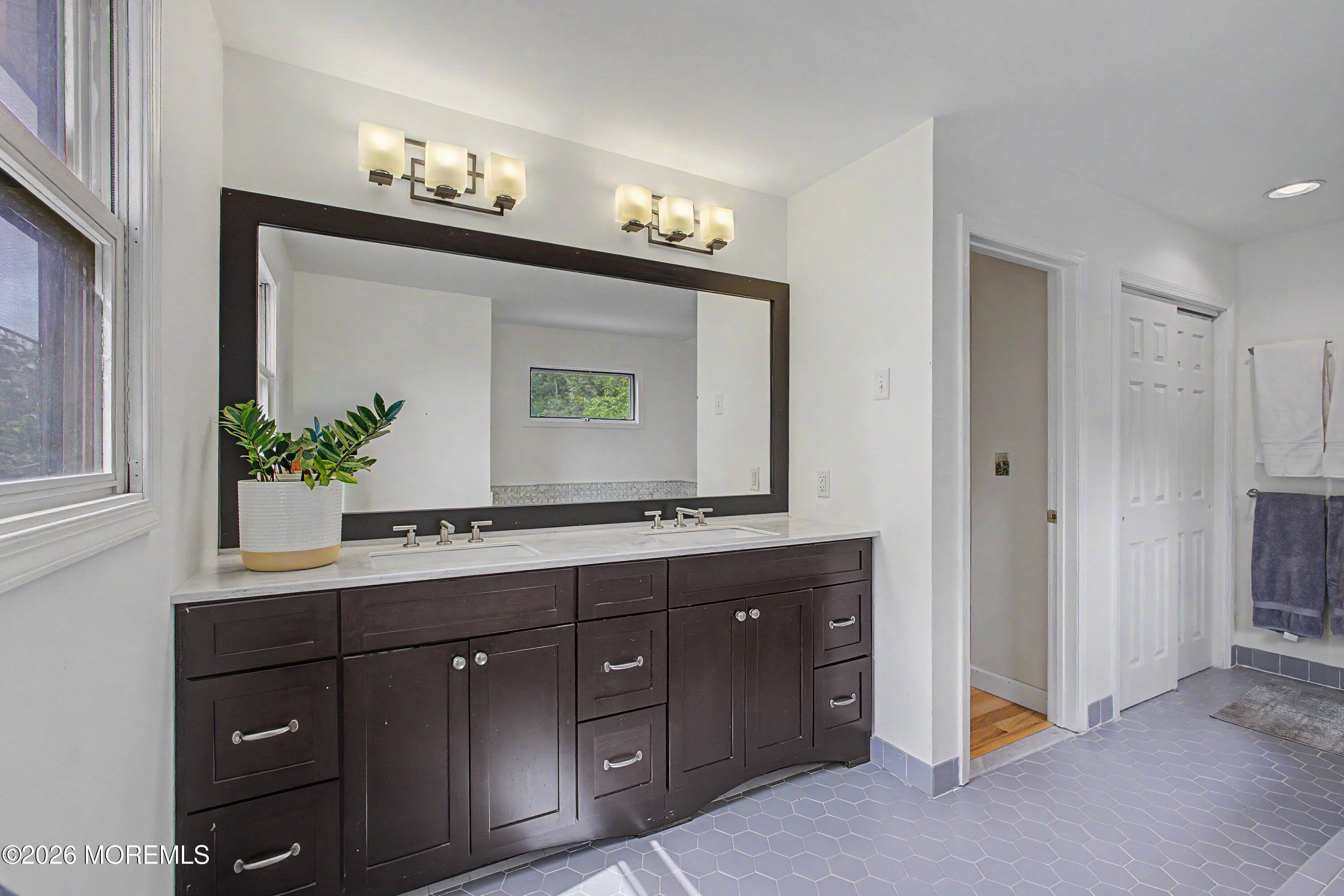 9 Stacy Drive Cream Ridge, NJ 08514 - Photo 16 of 28 028