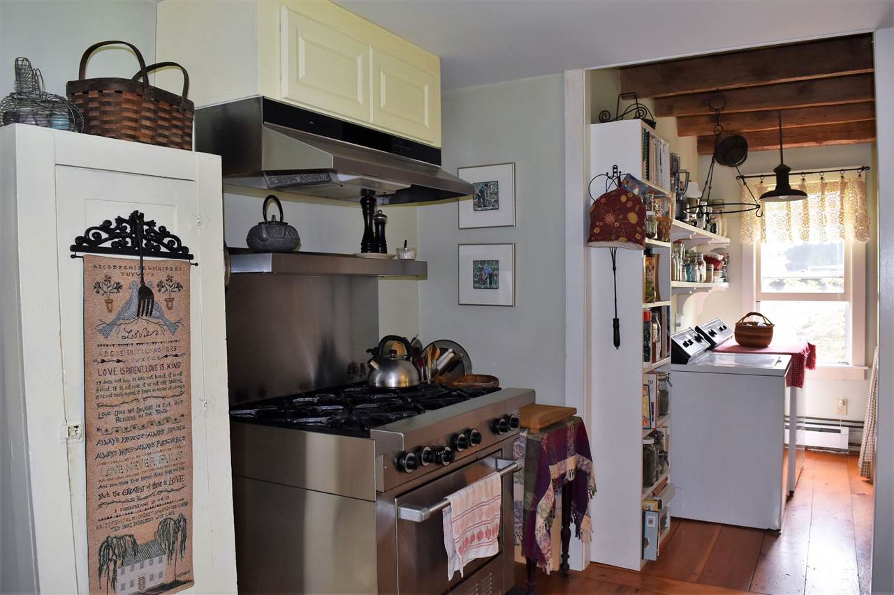 398 Parker Road Pittsford, VT 05763 - Photo 3 of 40