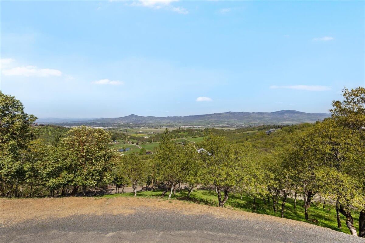 5229 Pioneer Road Medford, OR 97501 - Photo 6 of 62 The view from the deck.