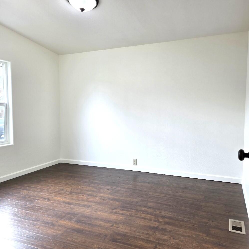 939 South Valley View Road, Unit 10 Ashland, OR 97520 - Photo 11 of 13 20260108_133611