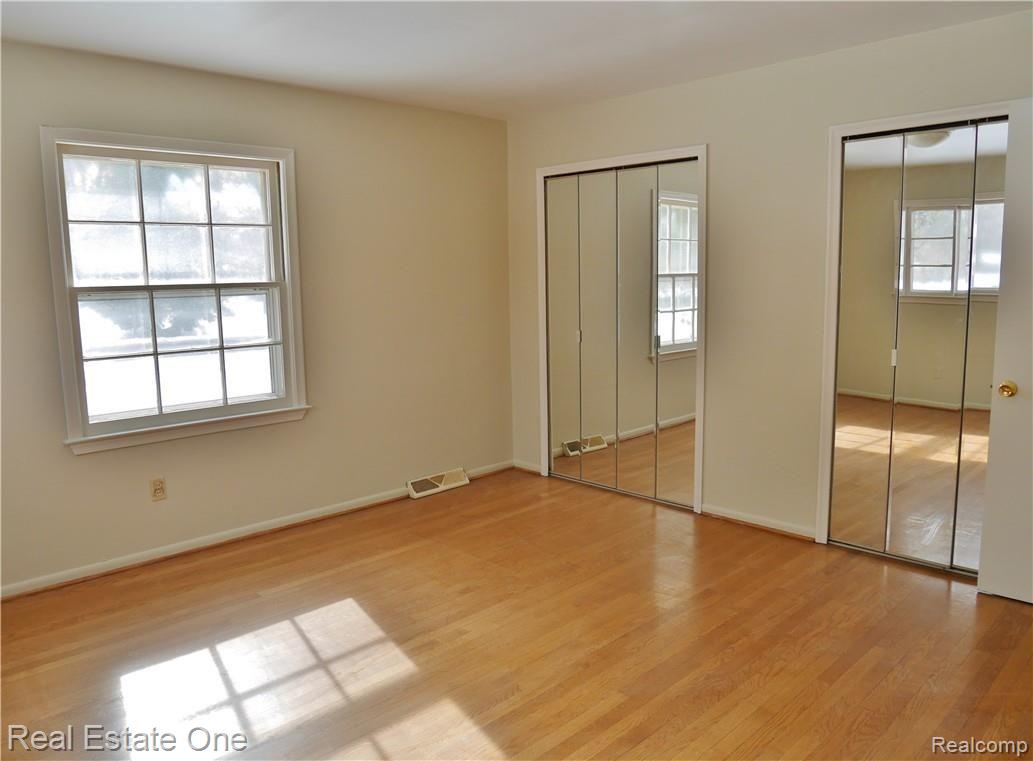 953 South Reading Road Bloomfield Hills, MI 48304 - Photo 7 of 21 master.JPG