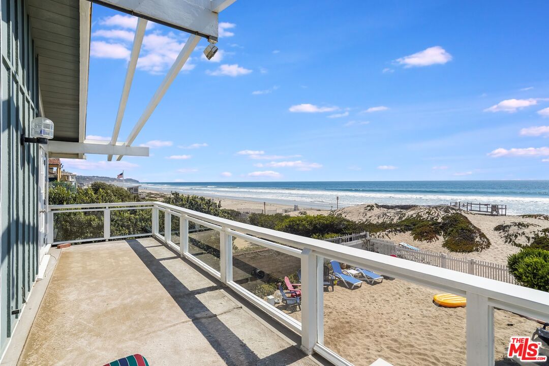 30800 Broad Beach Road Malibu, CA 90265 - Photo 20 of 27 a view of city from a balcony