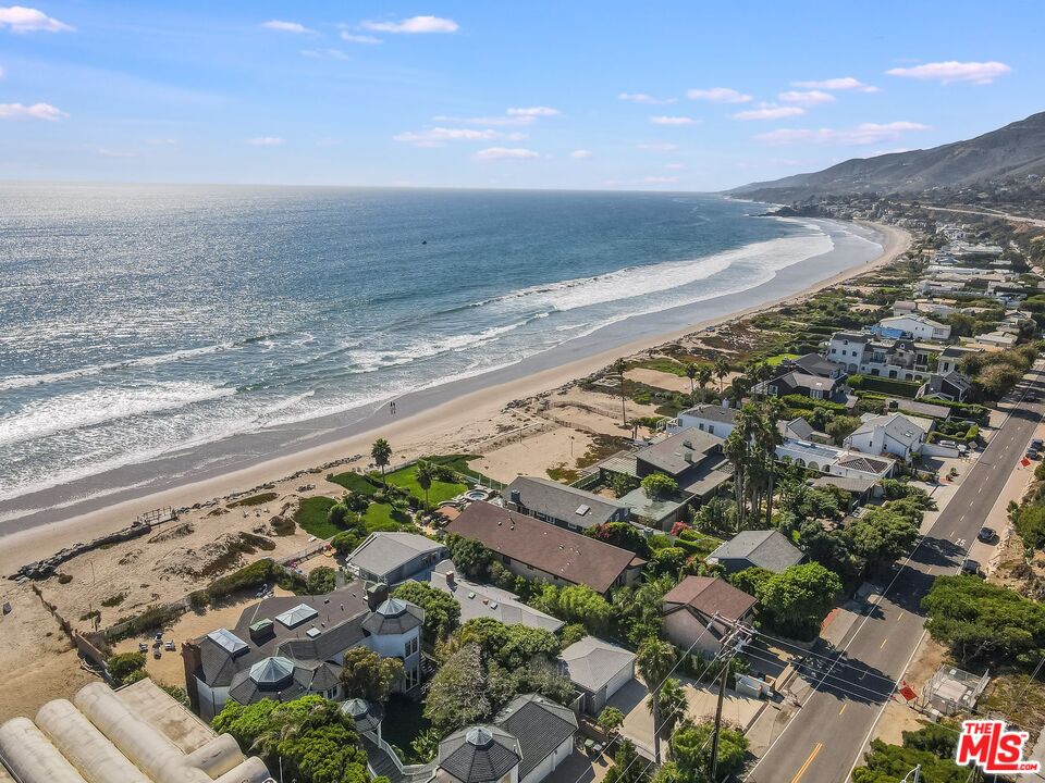 30800 Broad Beach Road Malibu, CA 90265 - Photo 27 of 27 a view of an ocean and beach