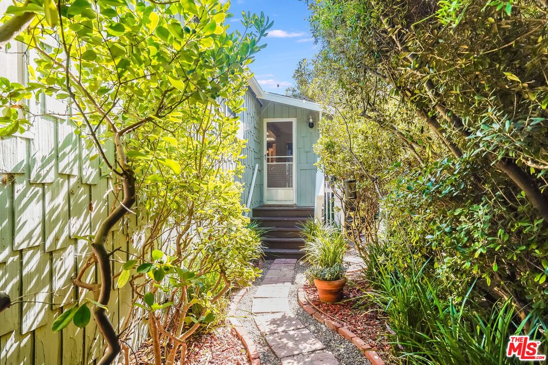 30800 Broad Beach Road Malibu, CA 90265 - Photo 7 of 27 a view of a pathway of a yard