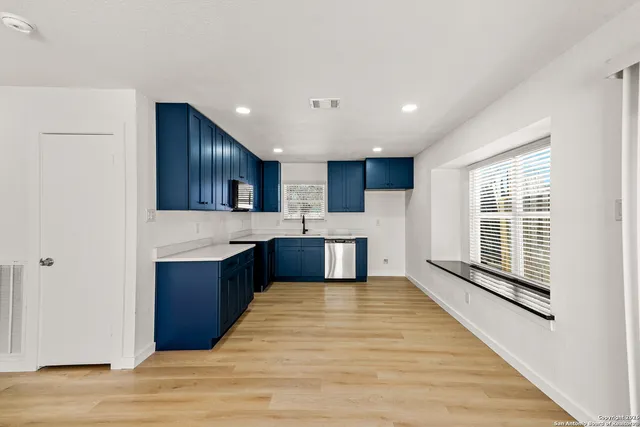 $1,700 | 3325 Cliffside Drive, Schertz, TX 78108