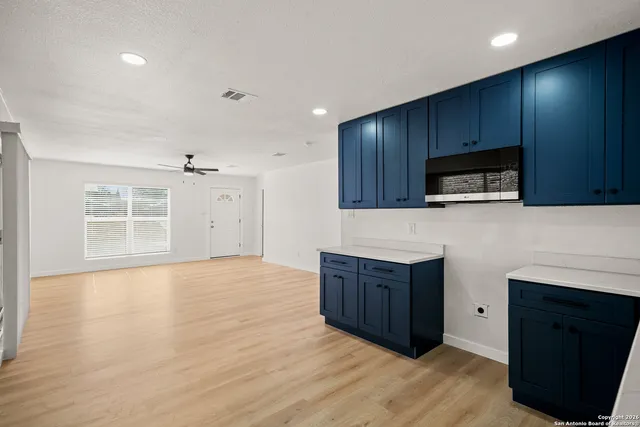 $1,700 | 3325 Cliffside Drive, Schertz, TX 78108