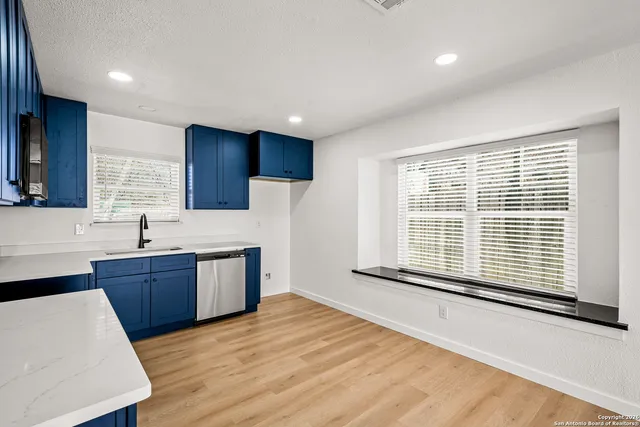 $1,700 | 3325 Cliffside Drive, Schertz, TX 78108