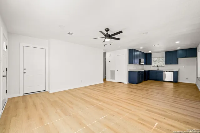 $1,700 | 3325 Cliffside Drive, Schertz, TX 78108