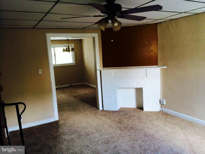 142 Laurel Road Sharon Hill, PA 19079 - Photo 3 of 10 Living Room