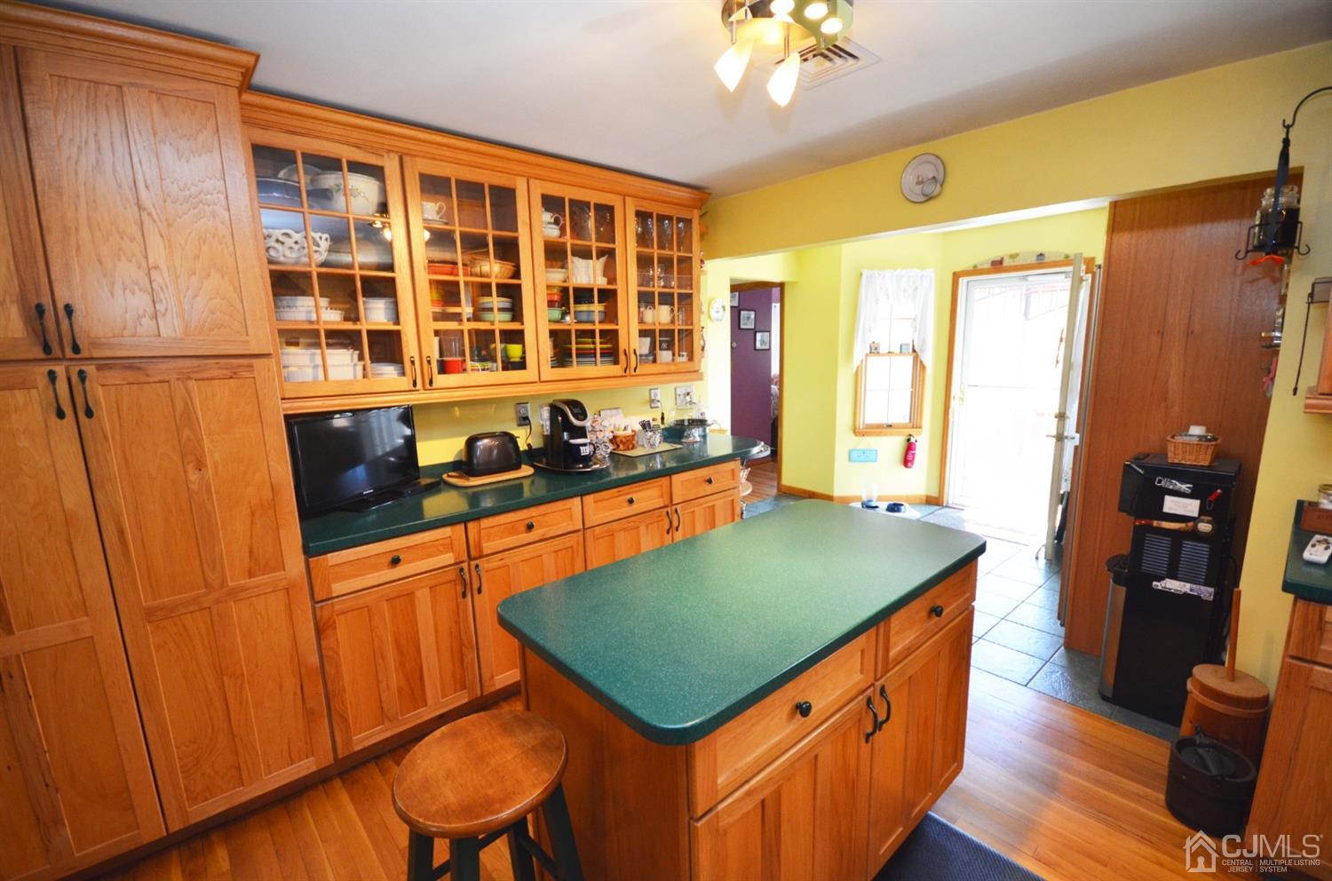 317 New Durham Road Piscataway, NJ 08854 - Photo 6 of 24 Gallery Image 6