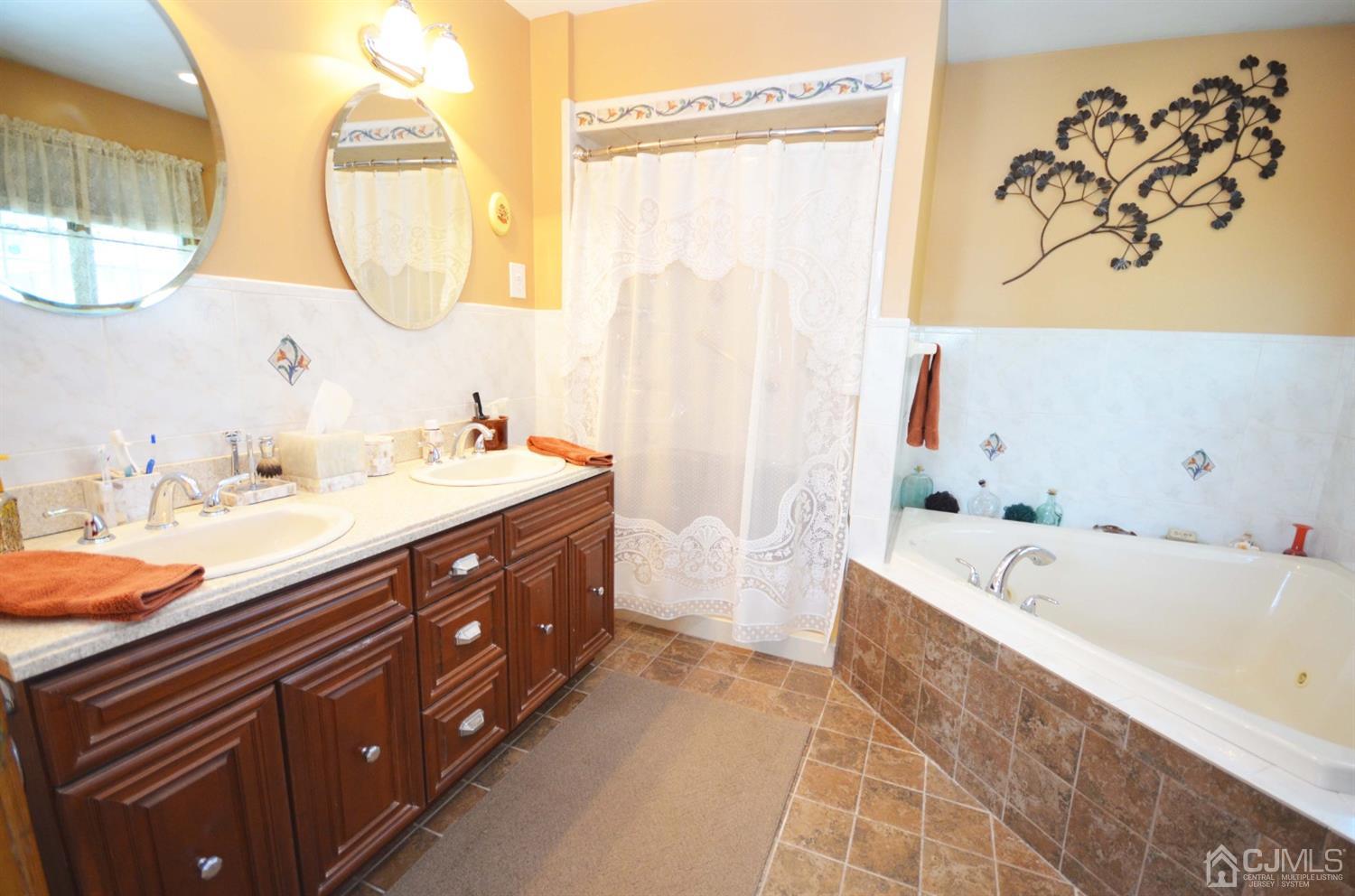 317 New Durham Road Piscataway, NJ 08854 - Photo 10 of 24 Gallery Image 10