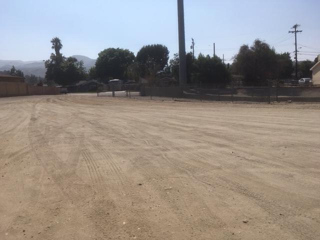 Fourl Rd Road Santa Clarita, CA 91321 - Photo 6 of 7 a view of outdoor space with swimming pool