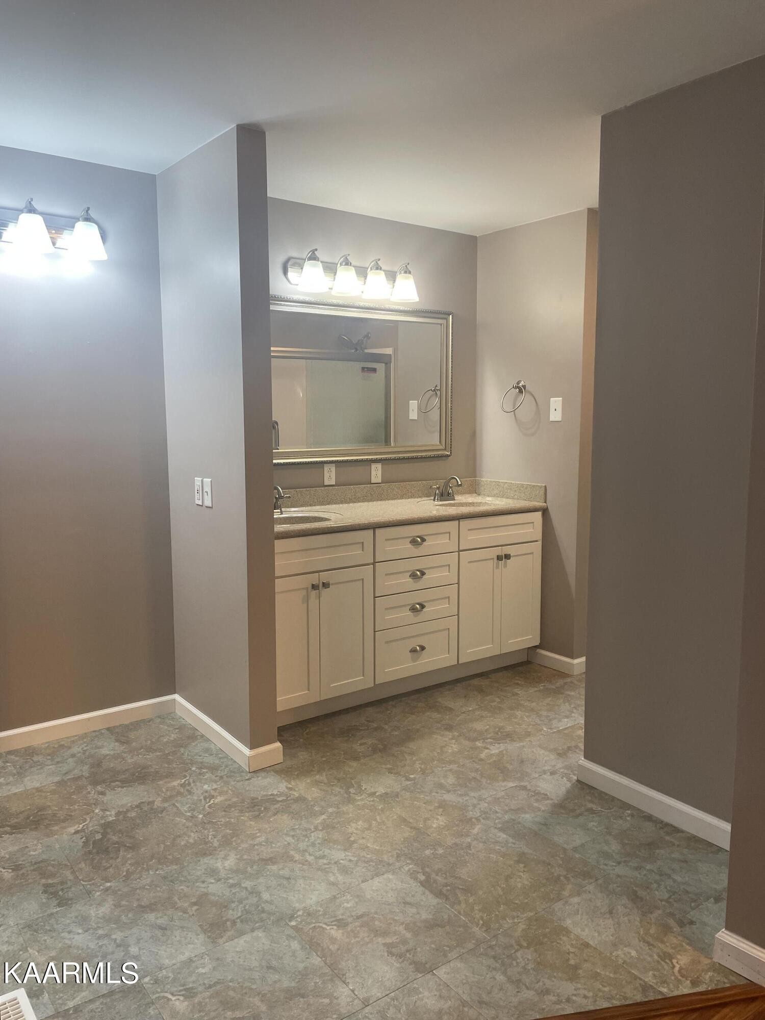 2929 Niles Ferry Road Greenback, TN 37742 - Photo 20 of 36 Gallery Image 20