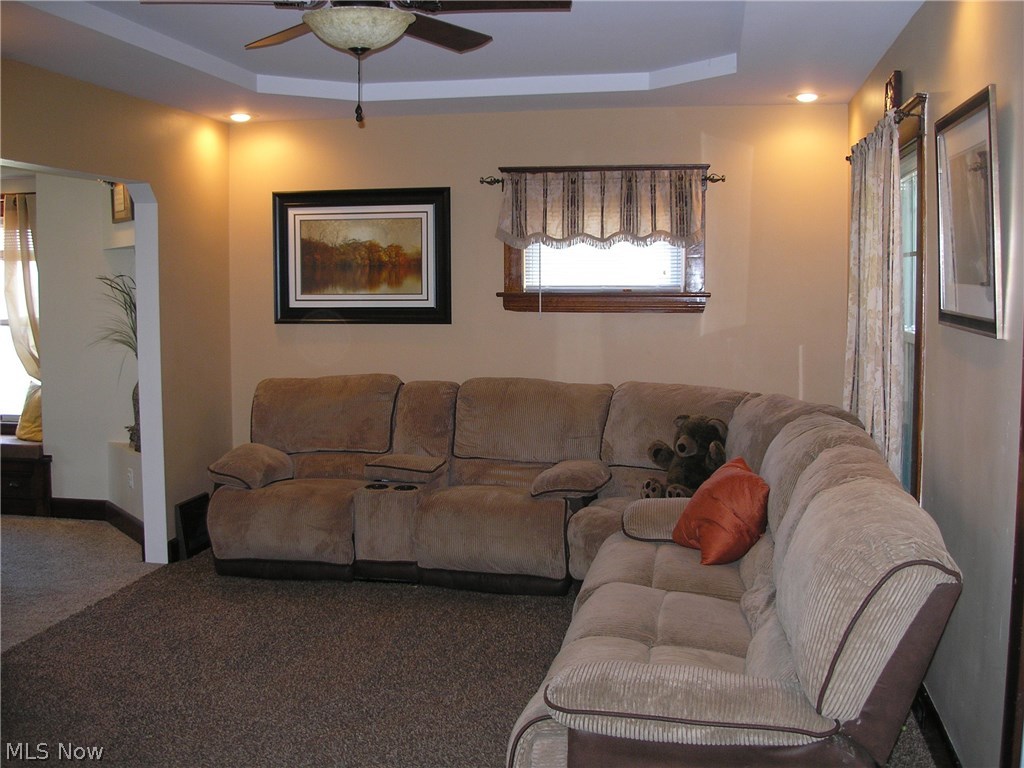 938 West Schaaf Road Cleveland, OH 44109 - Photo 17 of 28 SPACIOUS LIVING ROOM