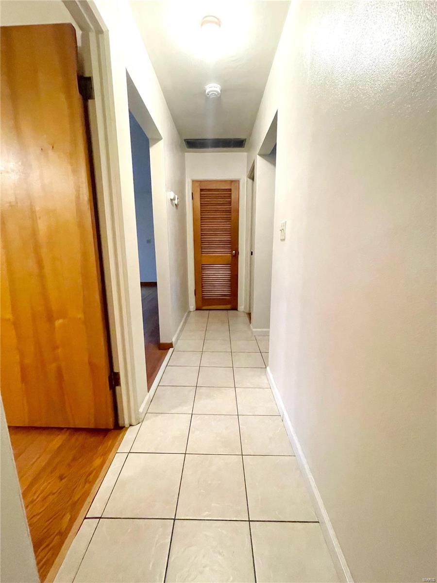 32 Queensway Drive Belleville, IL 62226 - Photo 8 of 13