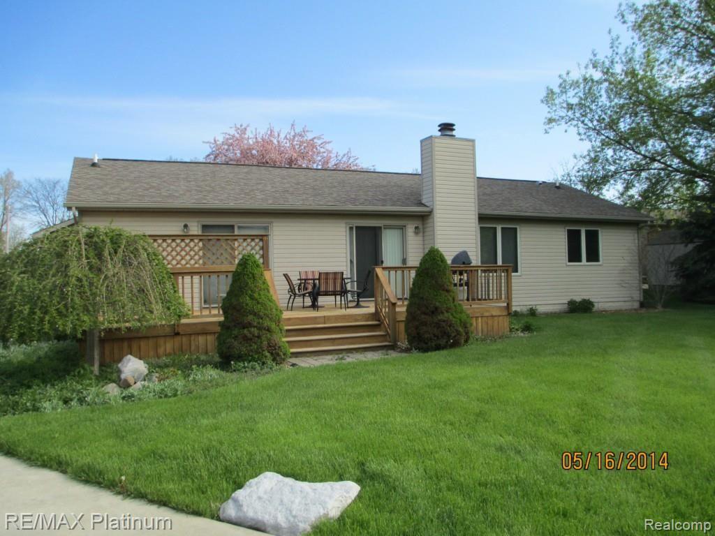 2450 Pollock Road Grand Blanc, MI 48439 - Photo 6 of 27 2450 Pollock 007.jpg