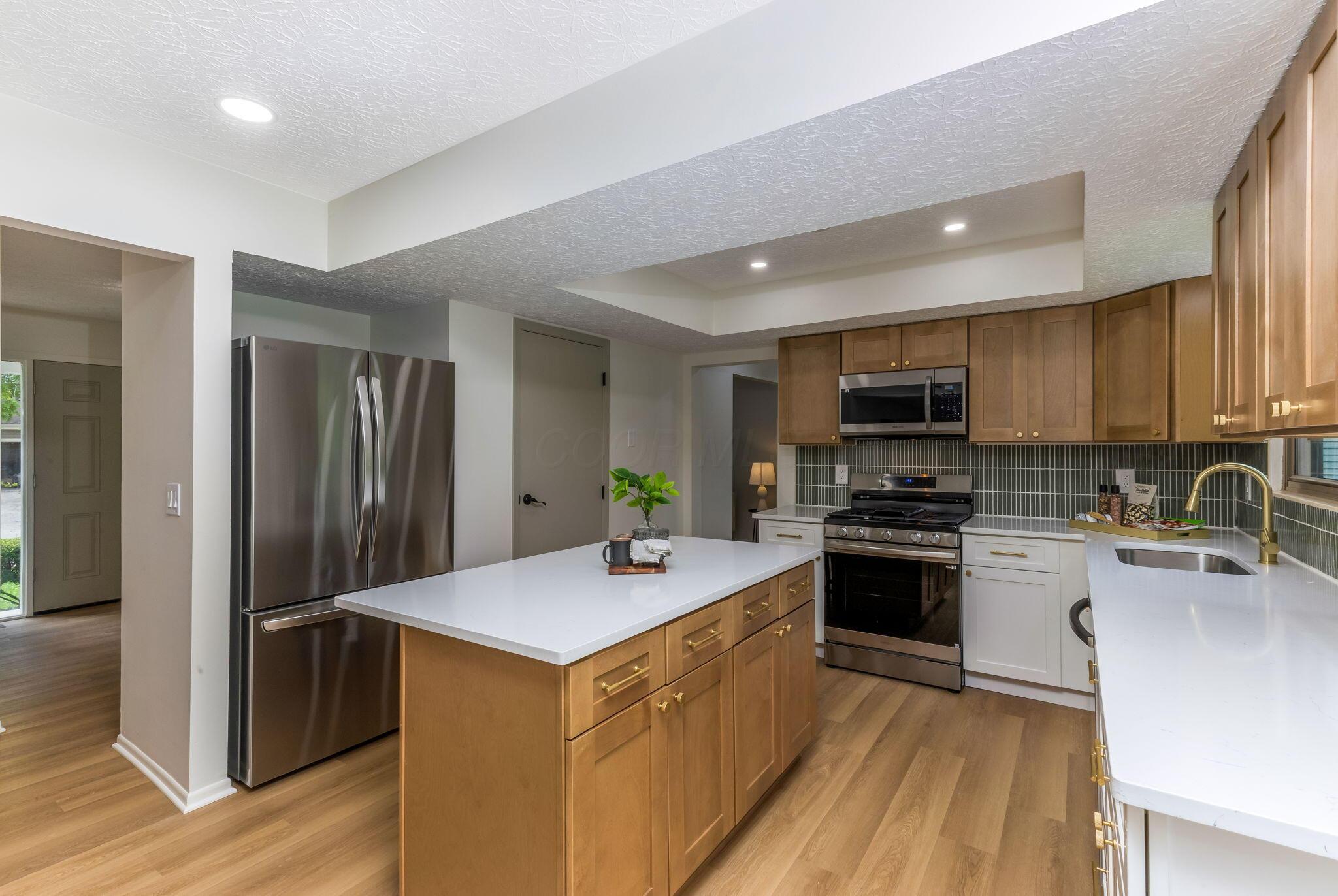 164 Greenbank Road Columbus, OH 43230 - Photo 10 of 46 Kitchen