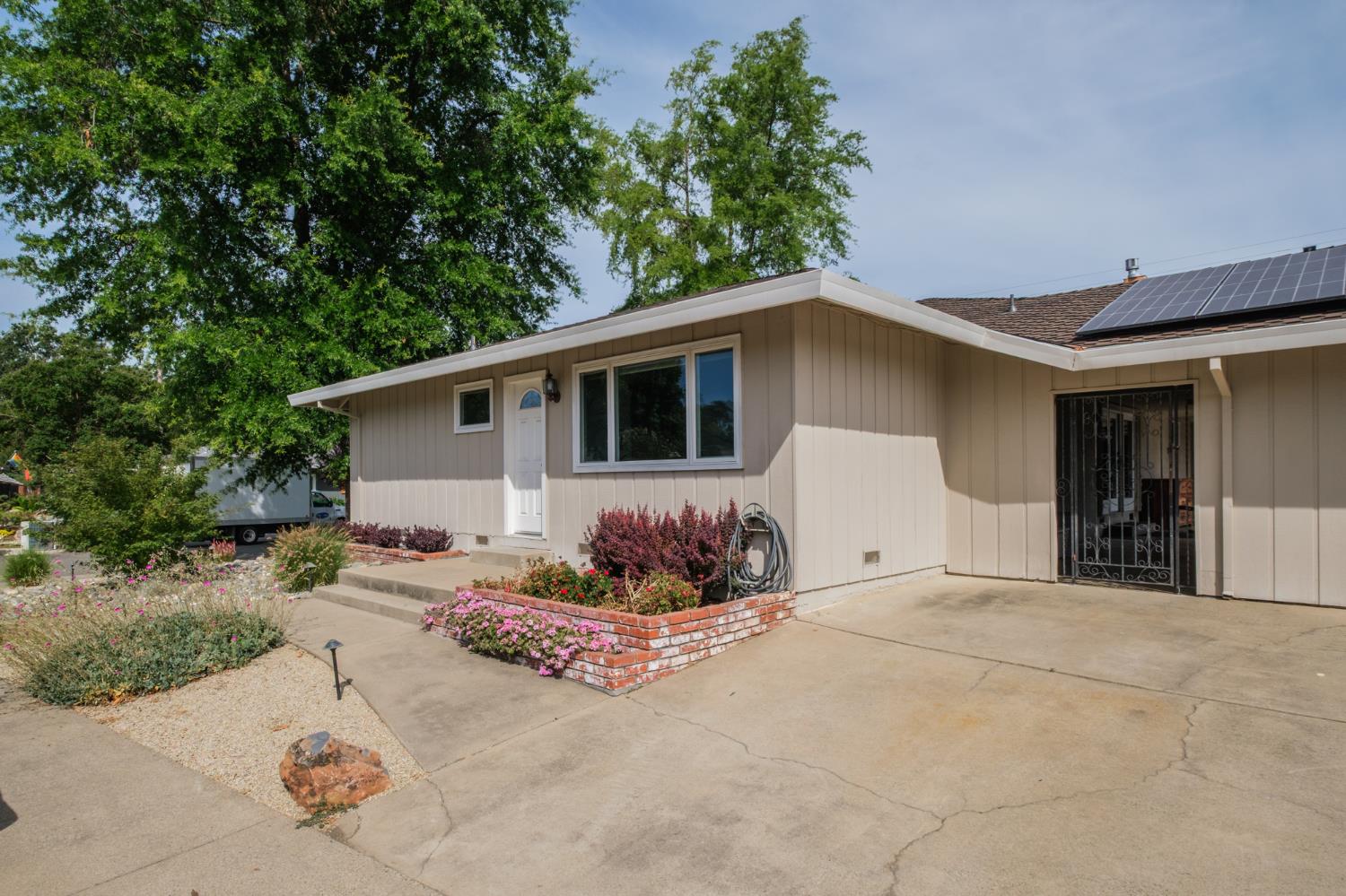 5249 Adelaide Way Carmichael, CA 95608 - Photo 9 of 75