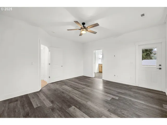 $899,900 | 18308 Northeast Neer Circle, Amboy, WA 98601