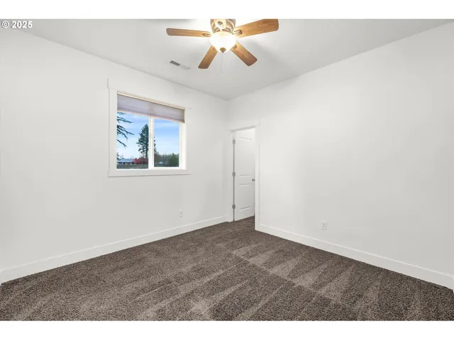 $899,900 | 18308 Northeast Neer Circle, Amboy, WA 98601