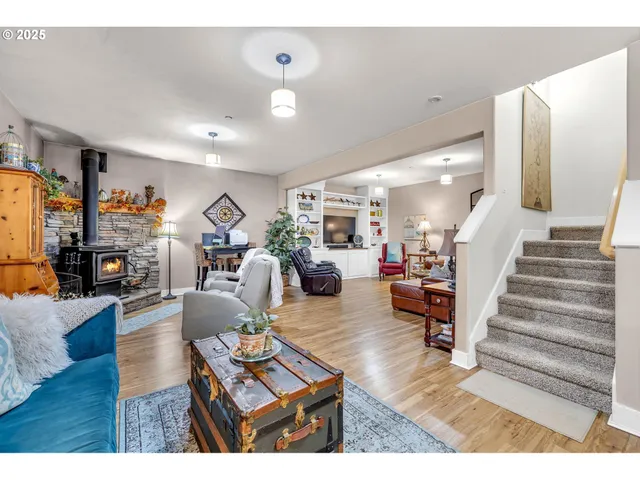 $899,900 | 18308 Northeast Neer Circle, Amboy, WA 98601